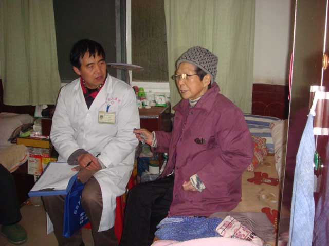 與老年人拉家常